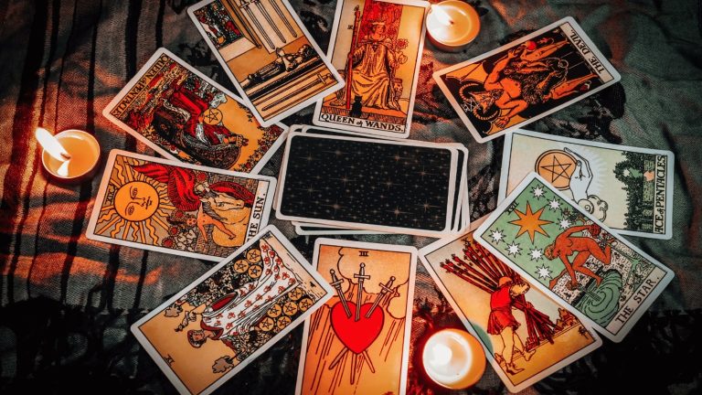 Free Tarot Reading Every Day  Find Out What’s Next